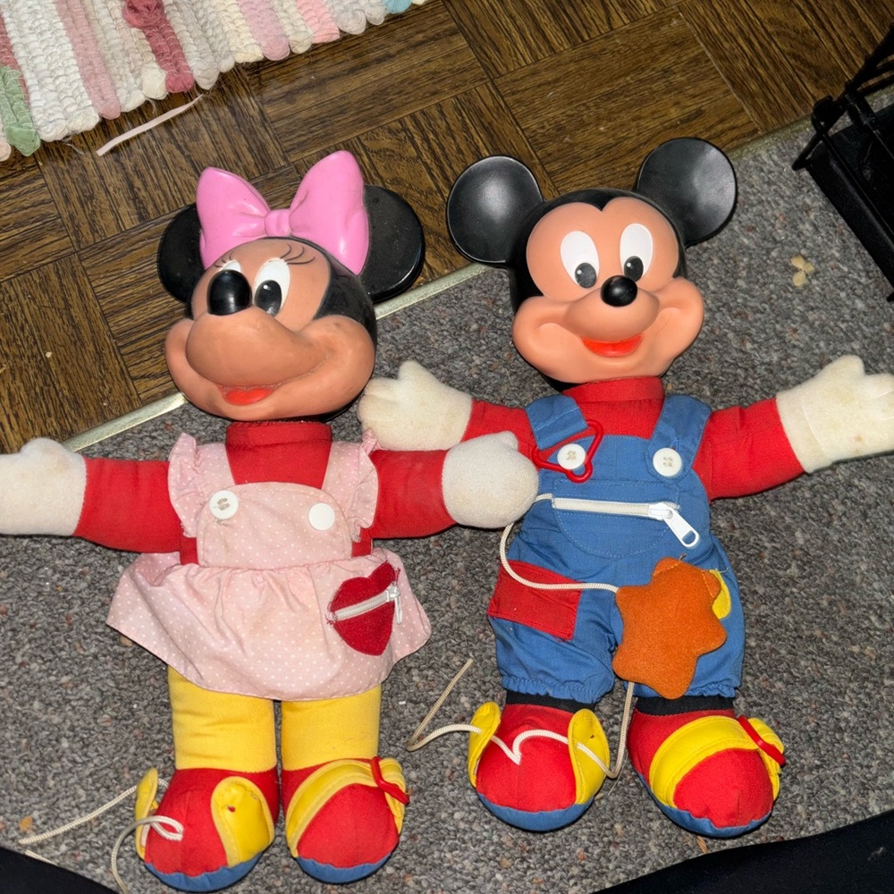 Vintage Mickey and Minnie Mouse Dress me dolls